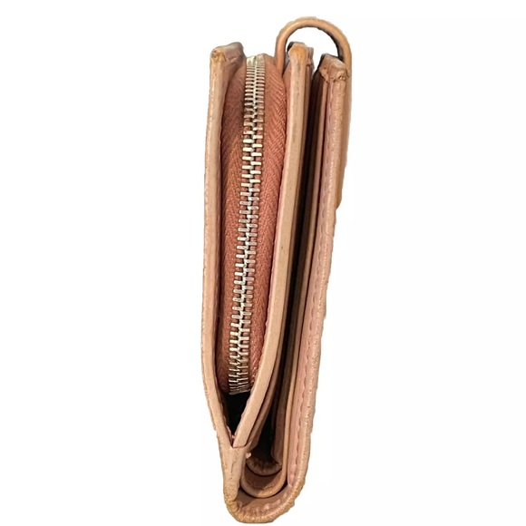 Unique GUCCI GG Bi-Fold Wallet Pink Leather & Tan Canvas w/Box GLOBE ZIPPER PULL - Picture 3 of 16